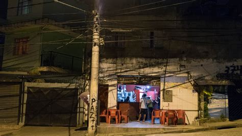 「サンパウロの虐殺」、8世紀ブラジルの先住民とポルトガル人植民地主義者の衝突、そしてその後の社会構造の変化